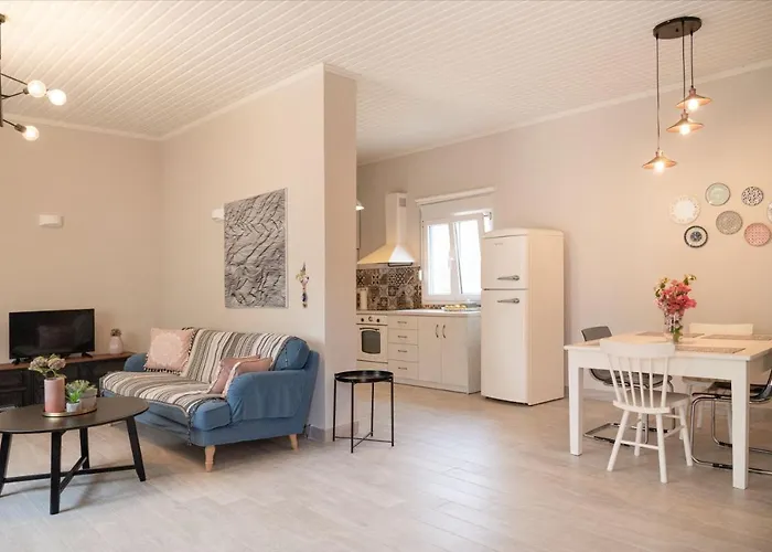 Lefko'S House- Contemporary, Fully Renovated House