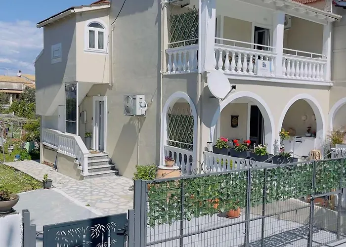 Donna'S Luxury Home In Kassiopi With Pool 300M To Sea