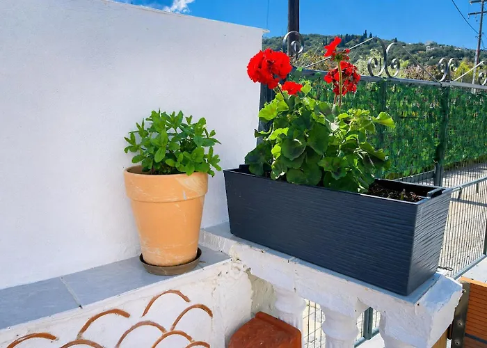 Donna'S Luxury Home In Kassiopi With Pool 300M To Sea
